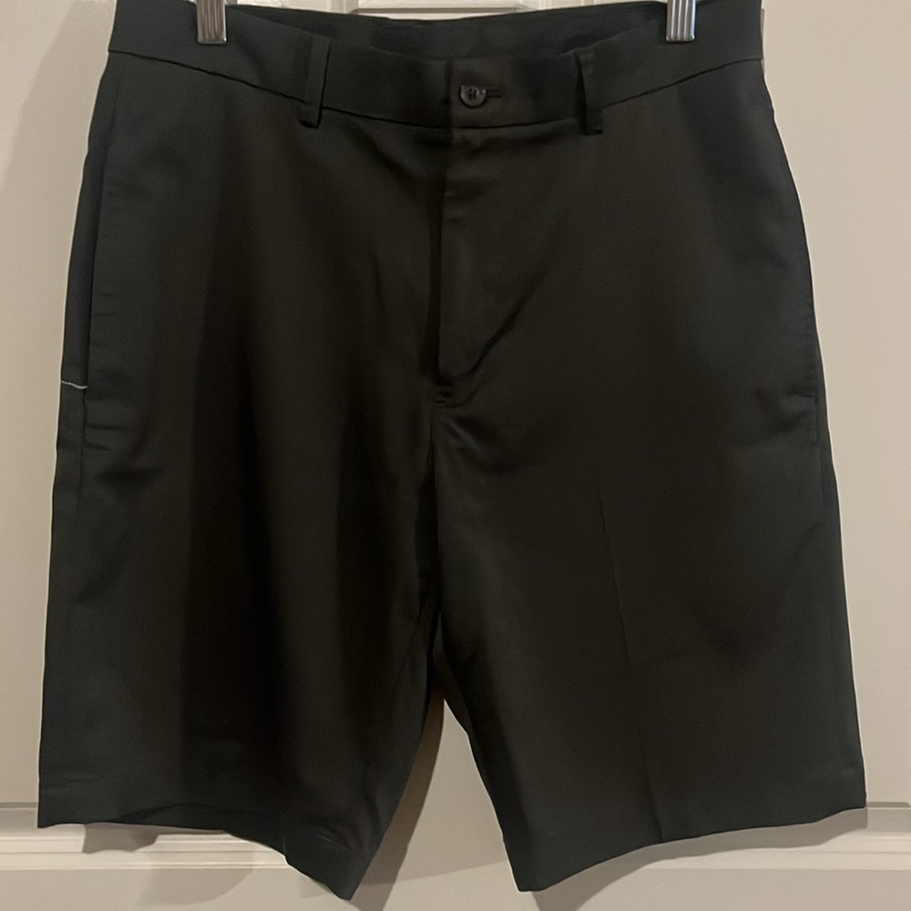 Walter Hagen Golf Shorts - Size 30